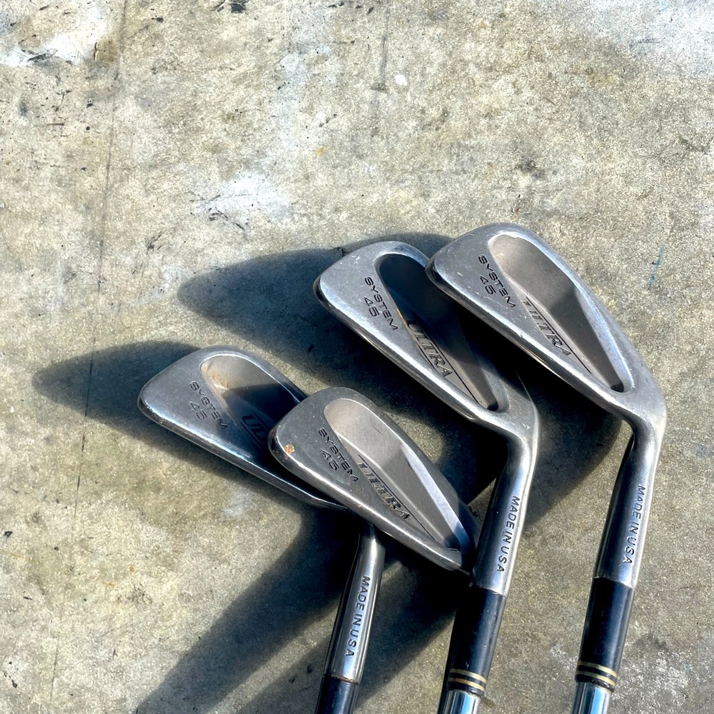 Golf clubs Wilson ultra 4 pc set in right handed